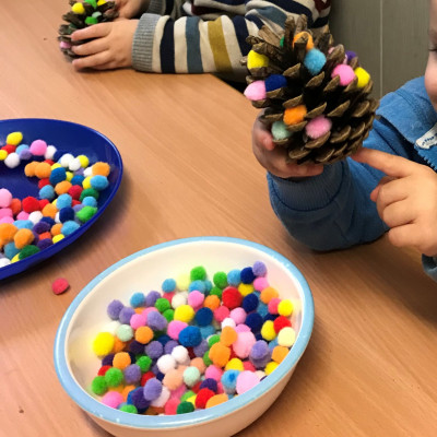 Tannenbäumchen schmücken